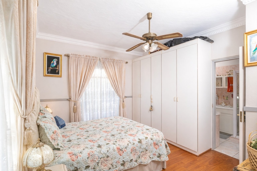 5 Bedroom Property for Sale in Meerhof North West